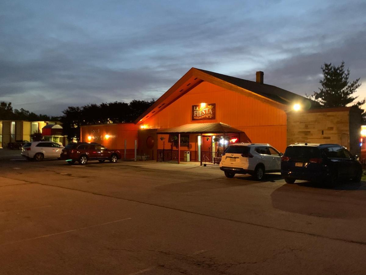 Red Carpet Inn&Suites Ebensburg Exterior foto